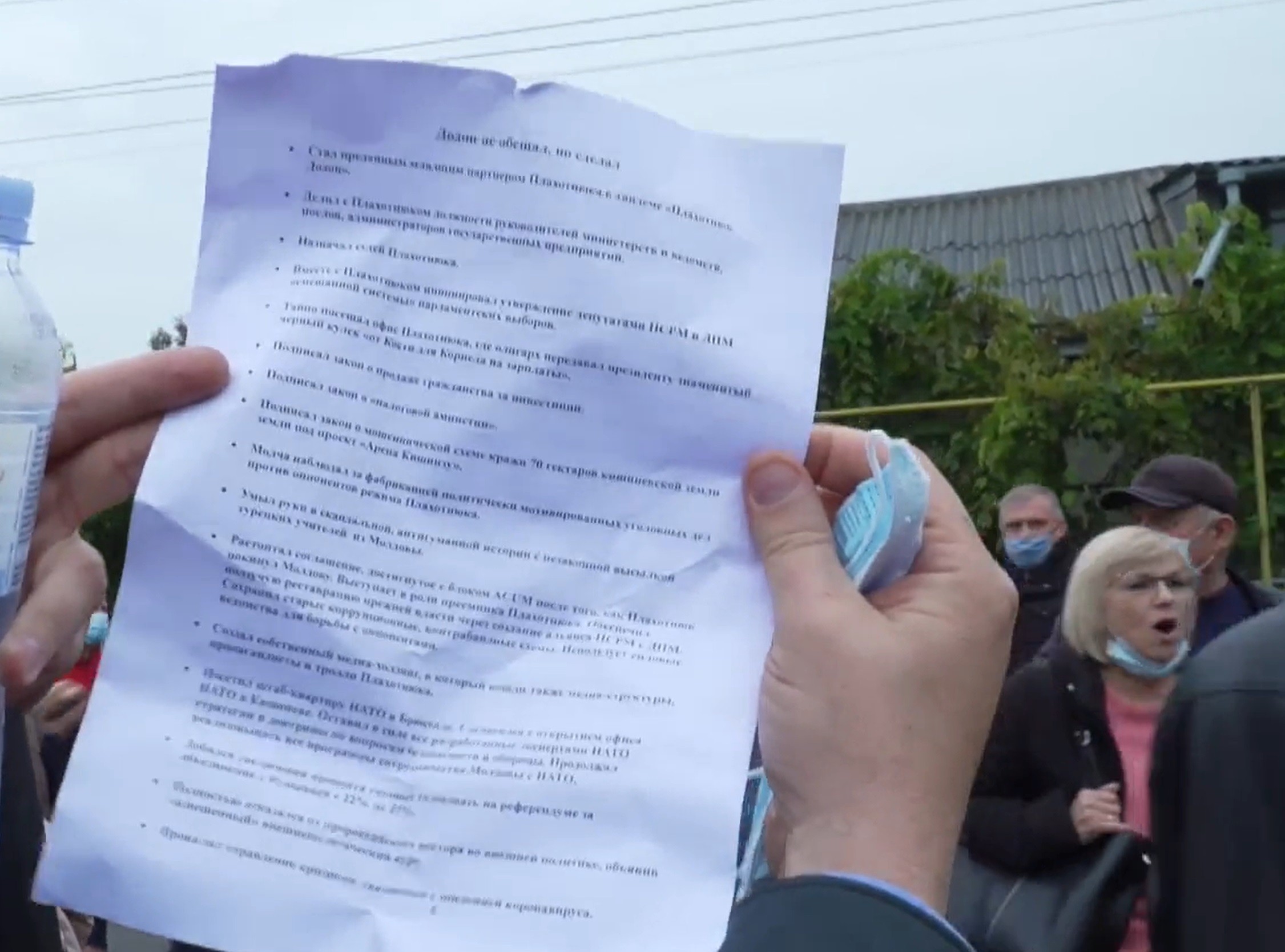 Ce a declarat Renato Usatîi după ce a fost scos cu forța de paza de corp a lui Igor Dodon de la întâlnirea electorală de la Fălești